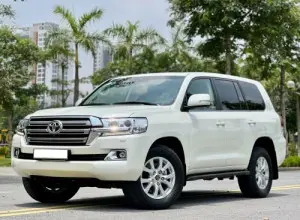 Toyota land cruiser lướt